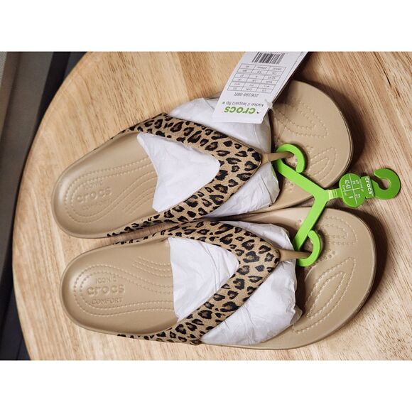 Crocs Kadee II Leopard Flip Flops – Women’s Size 11 – Lightweight Sandals - Picture 5 of 7